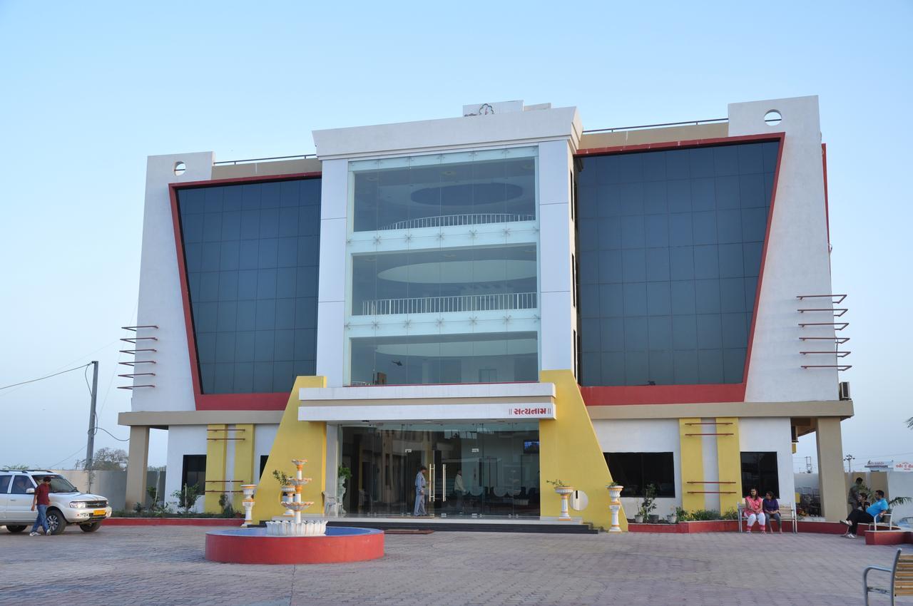 Hotel Keshwara'S Residency Jāmnagar Exterior foto